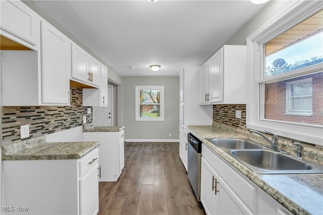 Building Photo - 1092 Peerless Ave