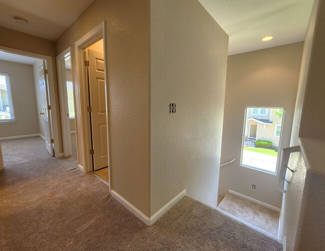 Building Photo - 3 Bedroom Home in Gardnerville Ranchos