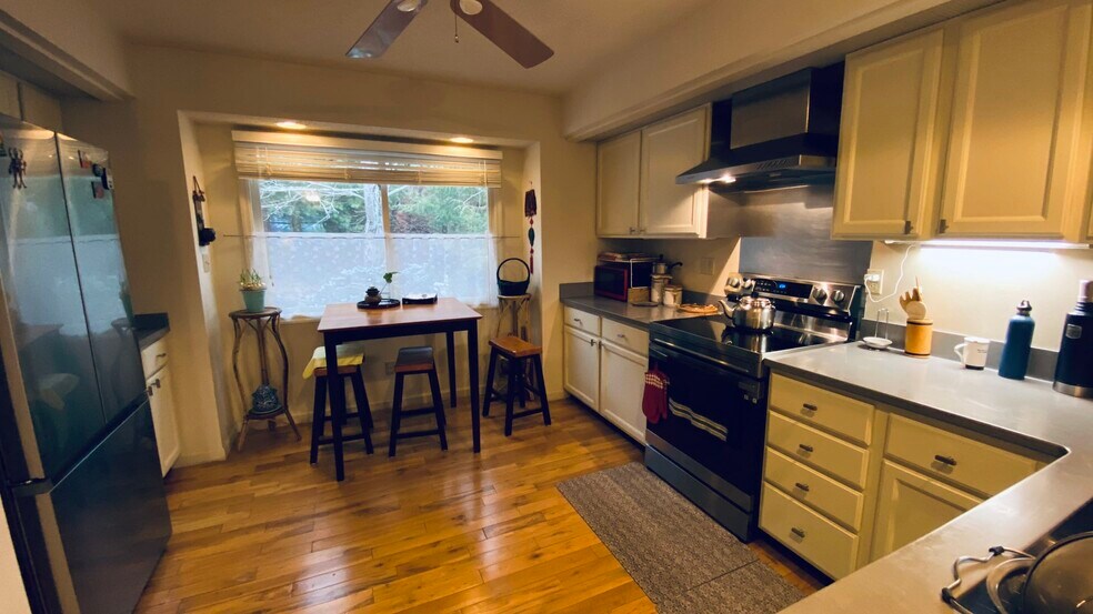 Building Photo - 60 Park Ave