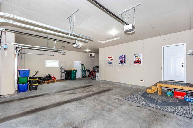 Building Photo - 116 26th Ave E