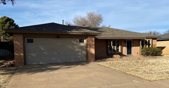 Building Photo - Beautiful Updated 3/2/2 in The Meadows