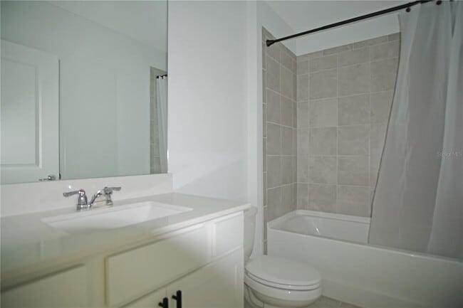 Building Photo - 437 Waterford Dr