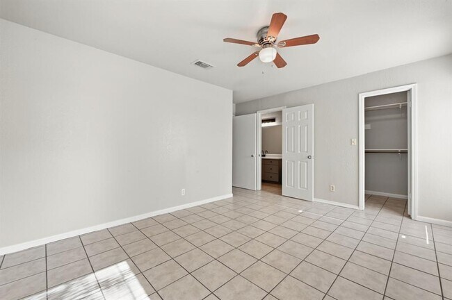 Building Photo - 2514 Howellwood Wy