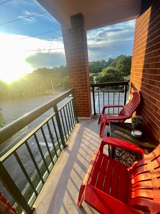 Building Photo - 900 Taylor St