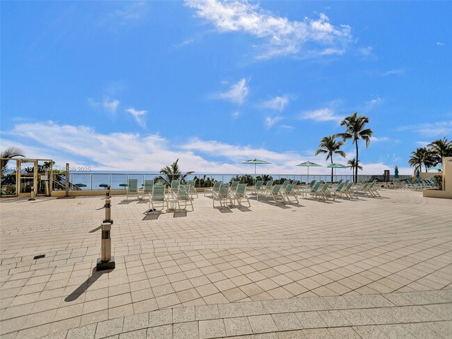 Building Photo - 2501 S Ocean Dr