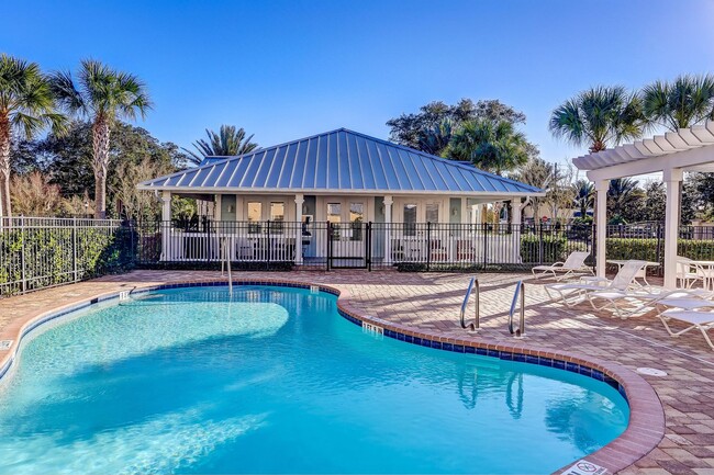 Building Photo - Coastal Living on Amelia Island