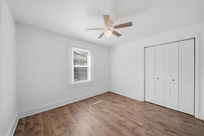 Building Photo - Charming 2BR Ranch with Spacious Yard & Ample Parking