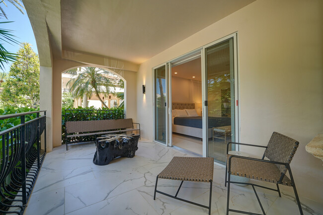 Building Photo - 19117 Fisher Island Dr