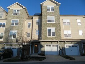 Building Photo - 3700 Bedford Dr