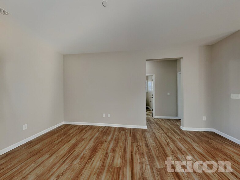 Building Photo - 185 Southern Pl