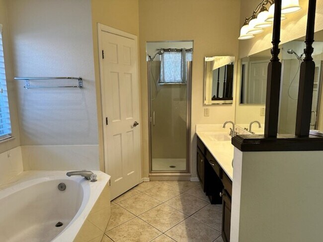 Building Photo - 4106 E Ashurst Dr