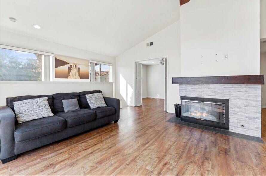 Building Photo - 35 Fleurance St