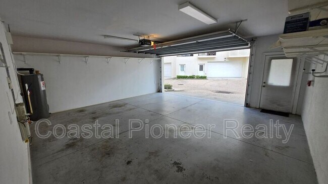 Building Photo - 1001 S Rome Ave