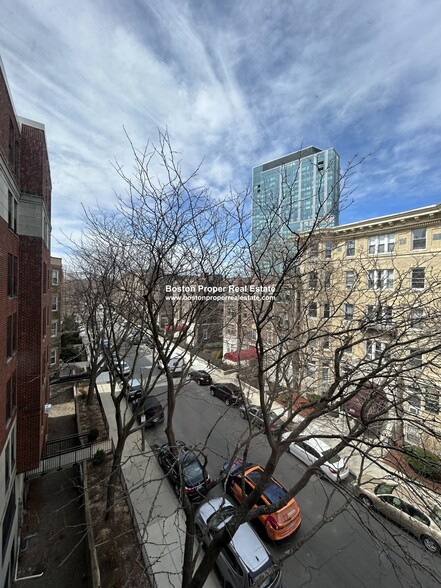 Building Photo - 108 Peterborough St