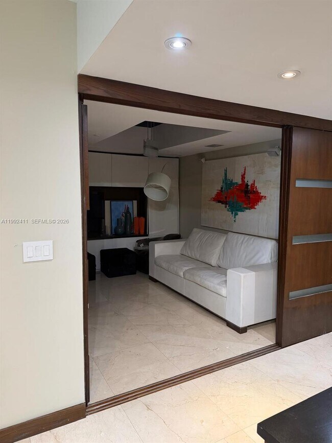 Building Photo - 465 Brickell Ave