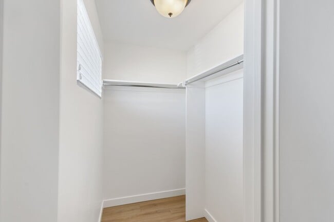 Building Photo - 4 bedroom/4 bathroom Home in Herriman!