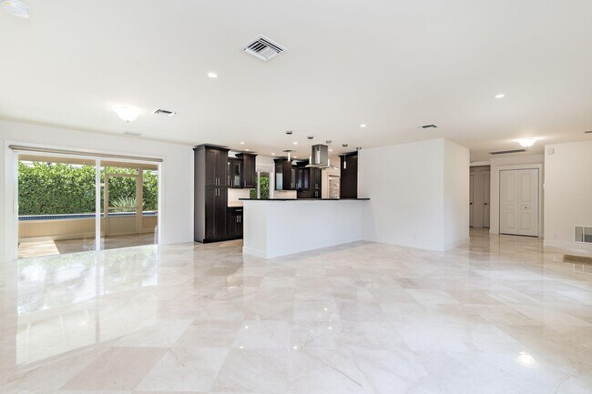 Building Photo - 210 Ellamar Rd