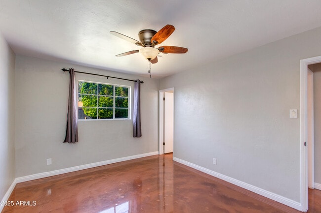 Building Photo - 1812 S Shafer Dr