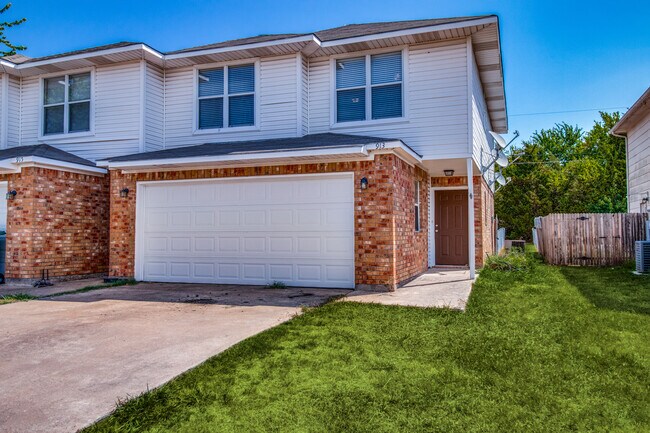 Primary Photo - 913 N Brents Ave