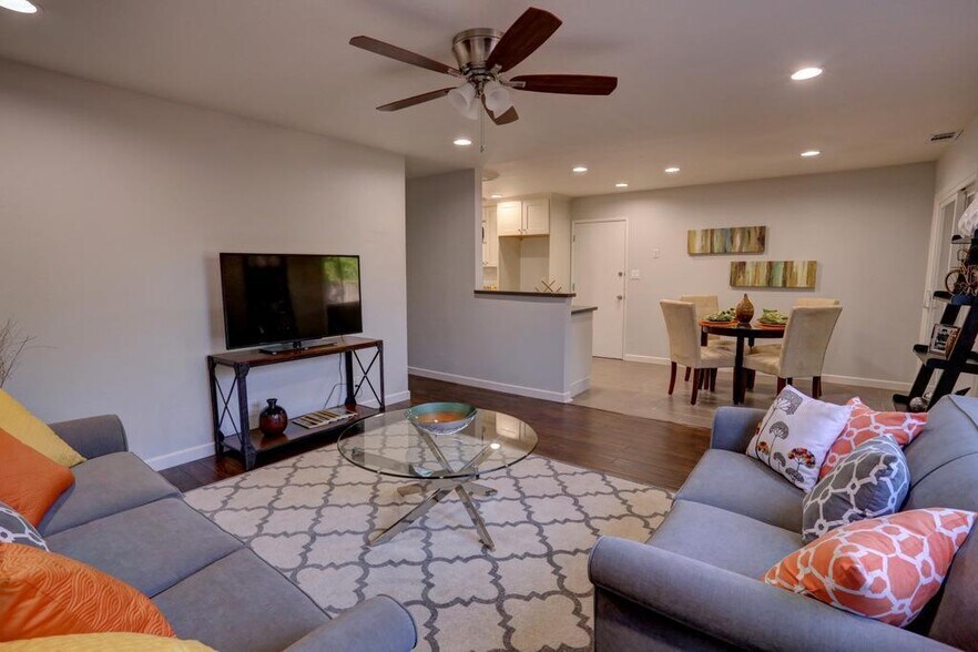 Dinning - 373 DAYTON AVE