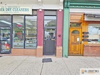 Building Photo - 106 S Broadway