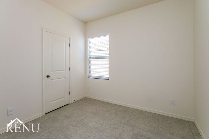 Building Photo - 35480 W San Capistrano Ave