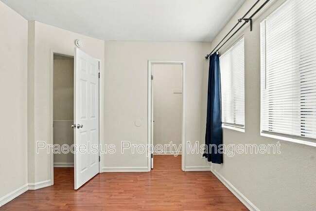 Building Photo - 1465 Hemlock Ave