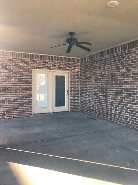 Building Photo - 8113 Alexandria Ave