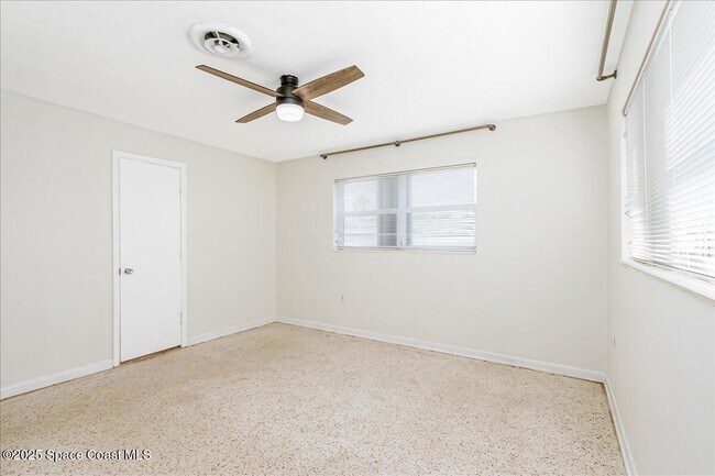 Building Photo - 309 Gemini Dr