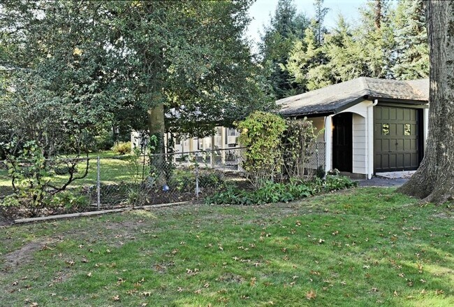 Building Photo - 82 Winsor Pl