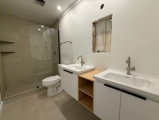 Building Photo - Newly Updated Condo in SLC!