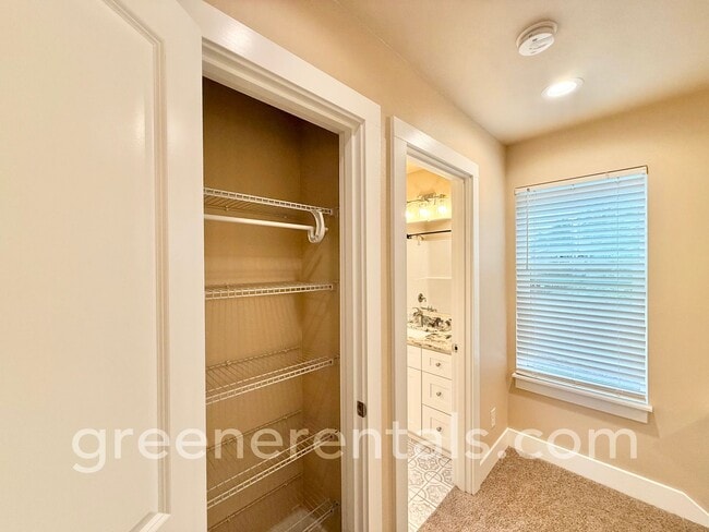 Building Photo - Modern 1-Bedroom Home with Yard, Deck & Ca...