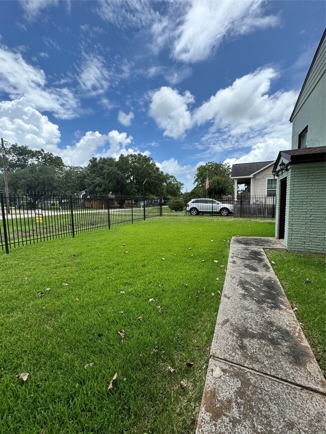 Building Photo - 2918 46th St