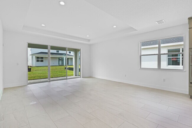 Building Photo - 1465 Stonecliff Dr