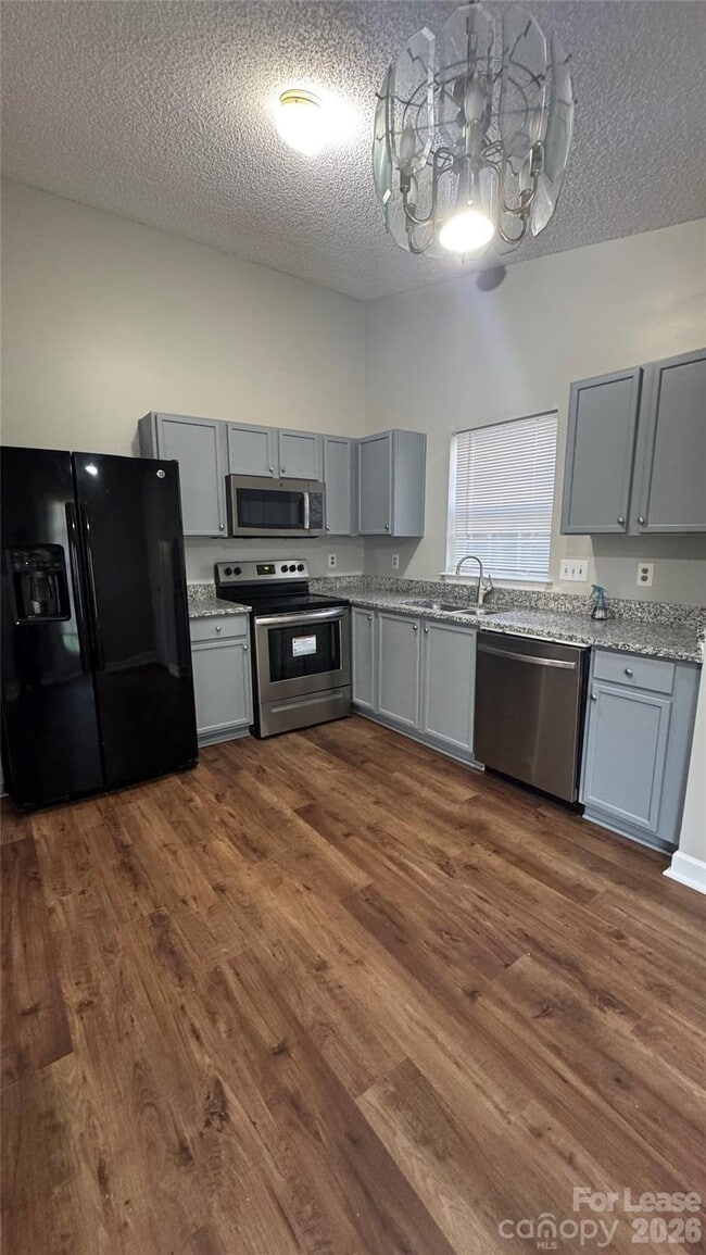Building Photo - 4913 Hopewood Ln