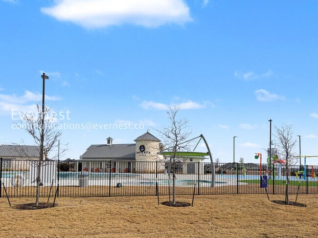 Building Photo - PROMO: Get $1,000 OFF the first month’s rent when the lease starts this month of March! / 5 Bed/4...