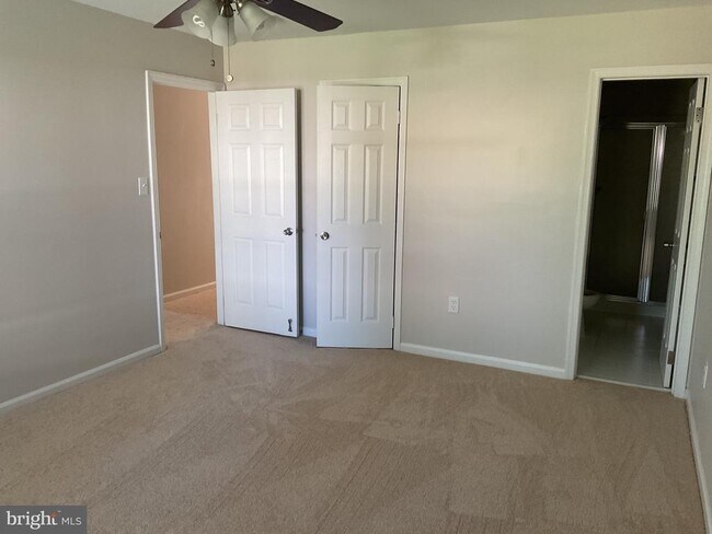 Building Photo - 8904 Grass Valley Ct