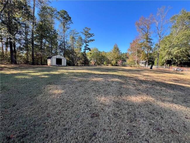 Building Photo - 550 Oglesby Bridge Rd SE