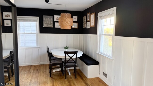 Building Photo - 19 Hazlett St