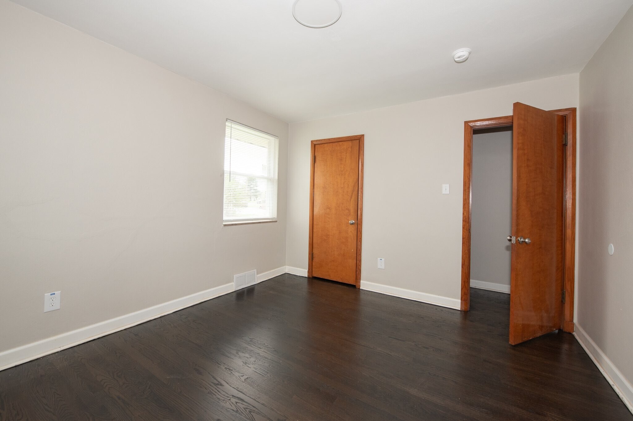 Building Photo - 956 Fontaine Pl