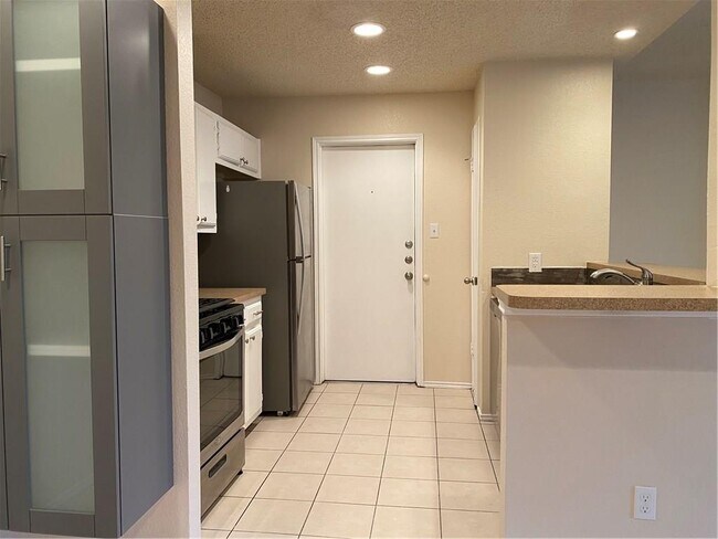 Building Photo - 1700 Rustlers Rd