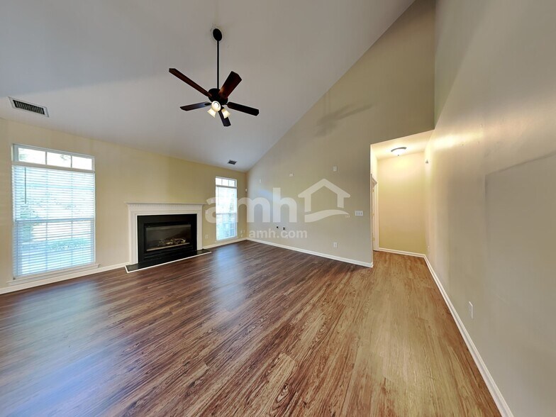 Building Photo - 8207 Abbottsgate Ln