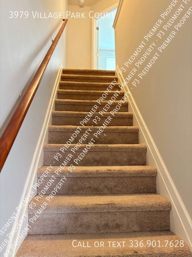 Building Photo - 3979 Village Park Ct
