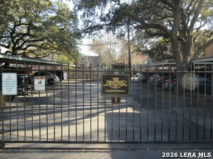 Building Photo - 3678 Hidden Dr