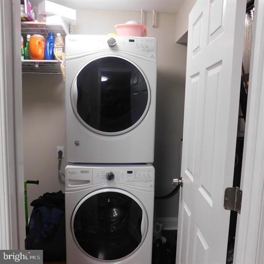 Building Photo - 567 Lancaster Pl