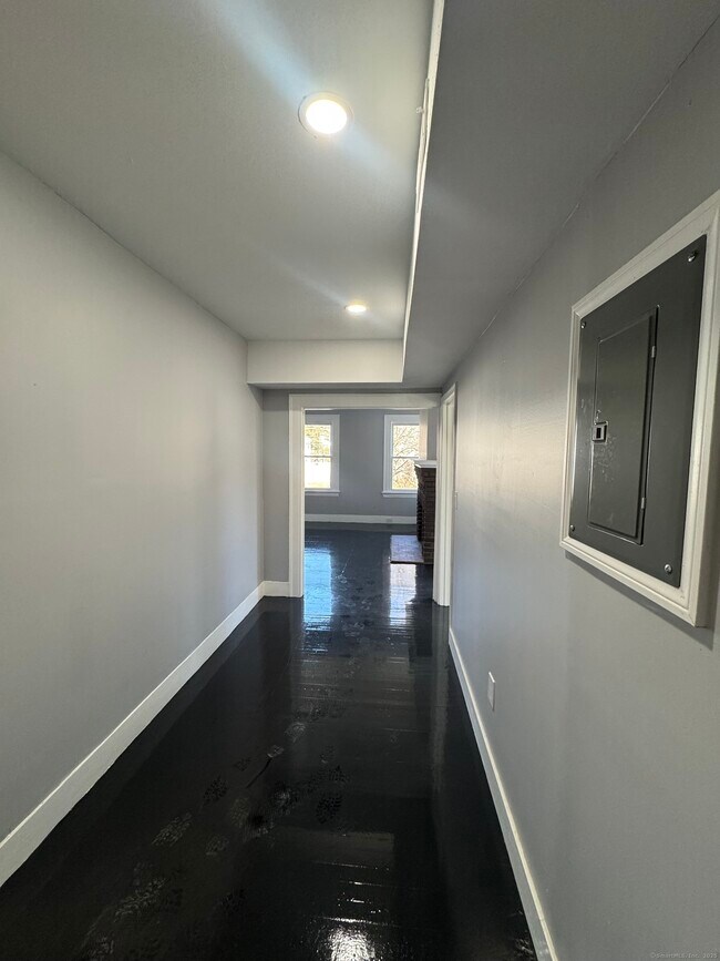 Building Photo - 180 Goffe Terrace