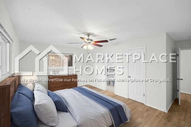 Building Photo - 2105 E Riviera Dr