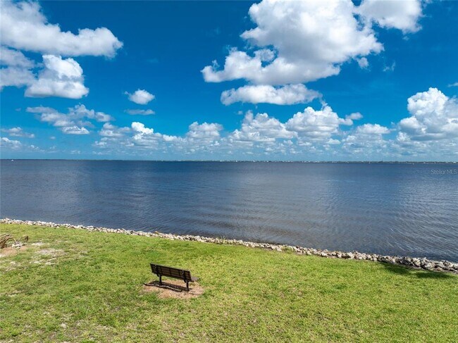 Building Photo - 1500 Park Beach Cir