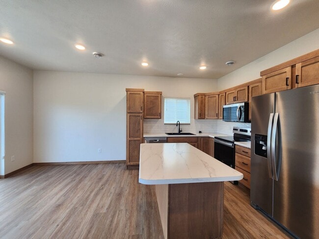 Building Photo - Brand new Townhome for rent!