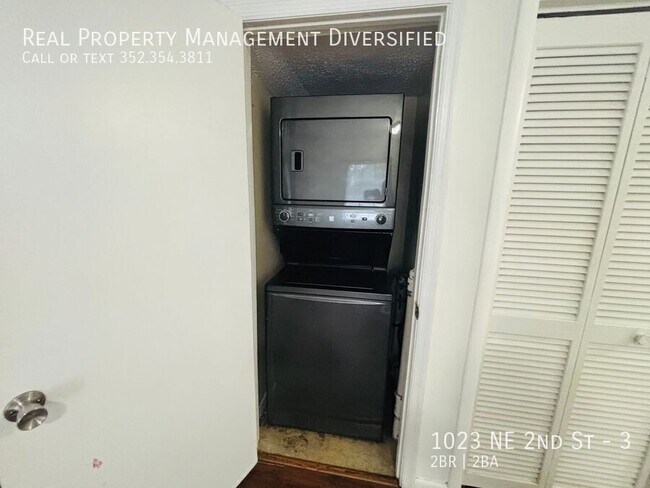 Building Photo - 1023 NE 2nd St